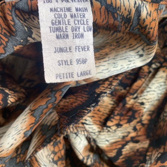 Maggies sweet two button jacket - Picture 5 of 6